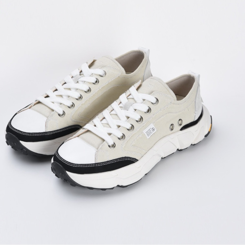 AIMS Studio Beige and Black Unisex Vintage Sneakers Style# SL170IV